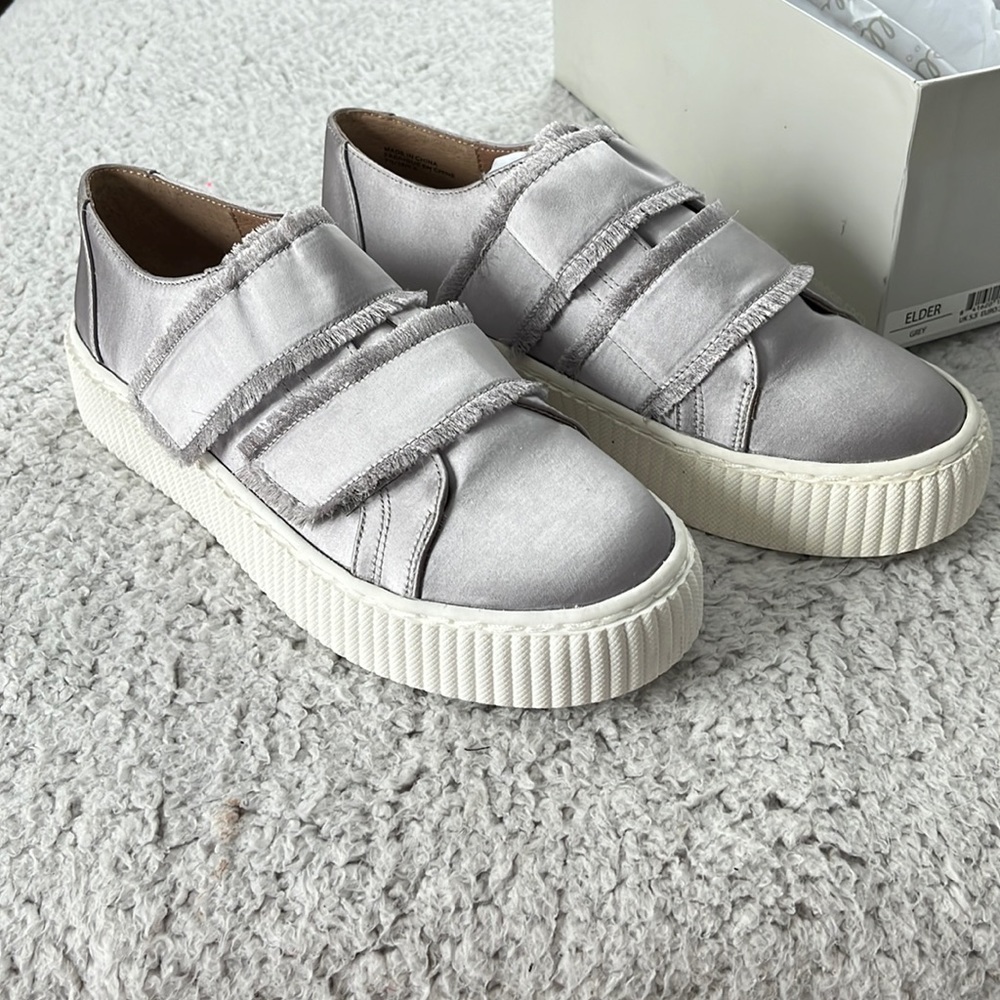 Grey dressy/casual shoes